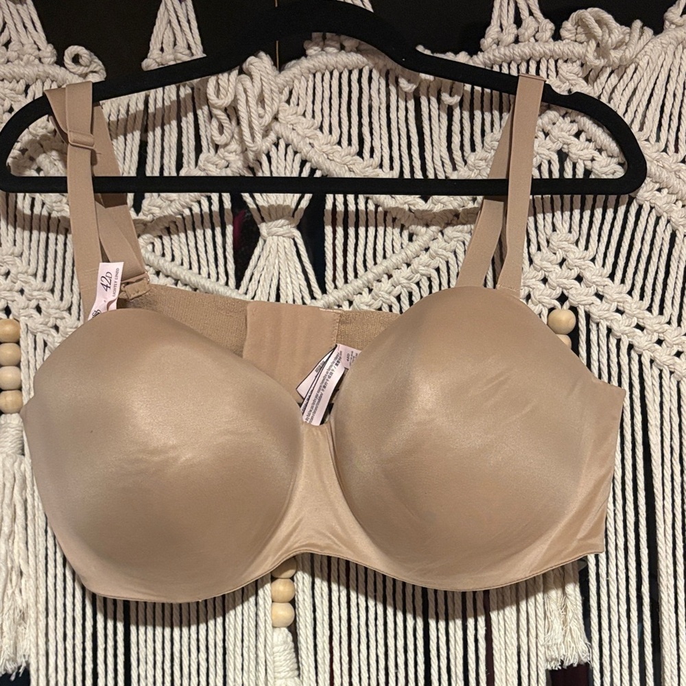 NWT Victoria's Secret Body by Victoria Strapless Nude Bra
